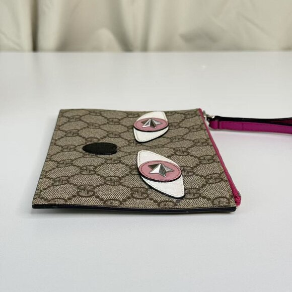 Gucci GG Logo Supreme Clutch with Eye Design & Pink Trim - Picture 3 of 9